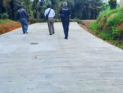 Pelaksana Proyek Tegaskan Pengerjaan Semenisasi Jalan di PTPN IV Regional I Sesuai SOP