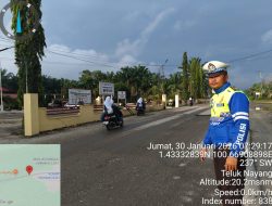 Polsek Pujud Gelar Strong Point Pagi, Amankan Arus Lalu Lintas Jalan Lintas Pujud–Tanjung Medan