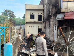 Diduga Akibat Korsleting Listrik, Dua Ruko di Aek Nabara Terbakar
