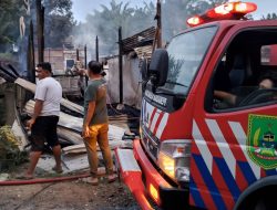 Api Melahap Permukiman Balai Jaya, Tiga Rumah Warga Rata dengan Tanah Diduga Akibat Korsleting Listrik