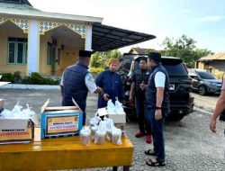 Polres Rokan Hilir Bagikan 75 Paket Takjil, Perkuat Kedekatan dengan Masyarakat di Bulan Ramadan