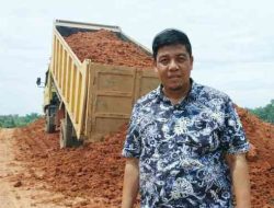 Prihatin Dengan Kondisi Jalan Rusak Parah, Haji Daman Turun Tangan Perbaiki Jalan di Dua Kecamatan Secara Swadaya 