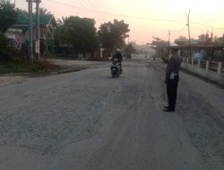 Polsek Pujud Gelar Strong Point Pagi, Ciptakan Lalu Lintas Aman dan Lancar