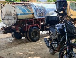 PKS PT SIA Peduli Lingkungan, Lakukan Penyiraman Jalan untuk Kurangi Debu di Pondok Kresek