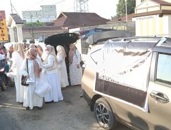 Power Fit Tebar Berkah Ramadhan: 200 Bungkus Takjil Gratis Dibagikan untuk Pengguna Jalan di Bagan Batu