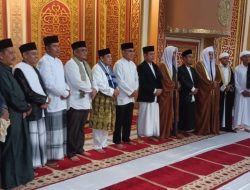 Plh Bupati Rohul H.Syafaruddin Poti Bersama Ribuan Warga Salat Idul Fitri 1447 Hijriah di Masjid Agung Islamic Center