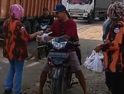 Tak Sekadar Berbagi, Konsisten Mengabdi: Hari ke-14 Ramadan, Srikandi MPC PP Rohil Kembali Tebar Takjil Gratis