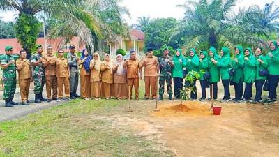 Danramil 03 Bagan Sinembah Tanam 90 Pohon Peringati HUT Korem ke-67