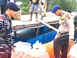 Polairud Rokan Hilir Periksa Barang Penumpang Kapal, Cegah Tindak Pidana di Pelabuhan