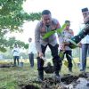 Peringati Hari Bumi, Kapolres Rohil Gelar Kegiatan Tanam Pohon di Panipahan 