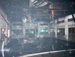 API MENGAMUK TANPA AMPUN!” AULA SMP Al HITIDYAH LUDES DILALAP  Si JAGO MERAIH , LEDAKAN MISTERIUS AWALI KEBAKARAN