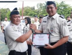 Tingkatkan Kinerja, Kalapas Pasir Pangaraian Sematkan Pangkat Baru dan Beri Penghargaan Pegawai Teladan