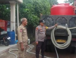 Hari Ke-75 Pendistribusian Air Bersih, Polsek Batu Ampar Konsisten Layani Warga Terdampak Gangguan Air