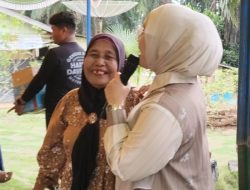 Nenek Tagih Janji Gigi Palsu, Cindy Rahmadani Langsung “Diserbu” Senyum Warga Saat Reses