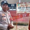 Kapolsek TPTM Serahkan Seragam Sekolah untuk Siswa Kurang Mampu di Pelosok Rohil