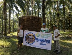PT SIA Salurkan Bantuan Aplikasi Jangkos untuk Petani Sawit di Pondok Kresek