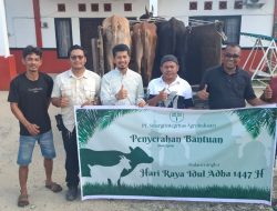 PT SIA Serahkan Dua Ekor Sapi Qurban untuk Warga Bahtera Makmur Melalui Program CSR