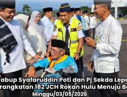 Lepas Keberangkatan 182 JCH Wabup Syafaruddin Poti dan PJ Sekda Rokan Hulu Menuju Batam