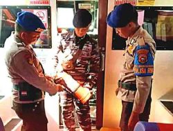 Satpolairud Polres Rohil Cek Alat Keselamatan Kapal Penumpang dalam Program JALUR