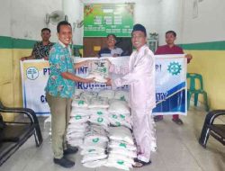 PT SIA Salurkan 112 Karung Beras untuk Warga Bahtera Makmur Melalui Program CSR