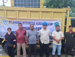 PT SIA Bantu DLH Rokan Hilir Angkut Sampah di Pajak Lama Bagan Batu