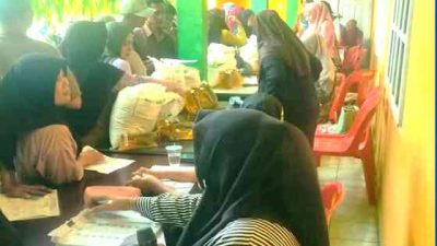 Bulog Salurkan Bantuan Pangan untuk Warga Bagan Sinembah