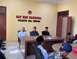 Satres Narkoba Polresta Deli Serdang Gelar Jumat Curhat Dan Berikan Tali Asih Kepada Anak Yatim
