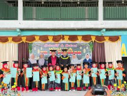 Kapolsek Panipahan Hadiri Wisuda TK Al Fayyadh Panipahan Darat, Dukung Pendidikan Anak Usia Dini