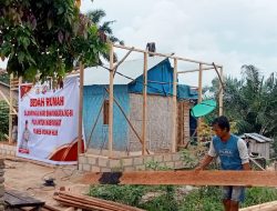 POLRES ROKAN HILIR TINJAU PROGRES BEDAH RUMAH WARGA, WUJUD KEPEDULIAN MENYAMBUT HARI BHAYANGKARA KE-80