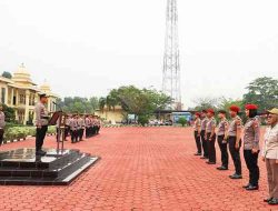 Kapolres Rohil Pimpin Upacara Kenaikan Pangkat 65 Personel