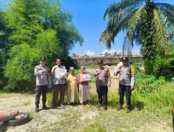 Polsek Ujungbatu Hadirkan Kepedulian Lewat Program JALUR, Salurkan Bansos dan Layanan Kesehatan di Pinggiran Sungai Rokan