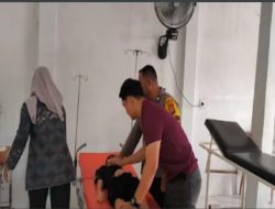 Polsek Bonai Darussalam Evakuasi Dua Korban Mobil yang Terjebak Banjir di Sontang