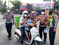 Antisipasi Gangguan Pernapasan, Polsek Bagan Sinembah Bagikan Masker di Bagan Sinembah