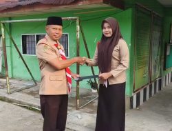 Kepala MTs Al Ittihad Aek Nabara Beri Penghargaan kepada Siswa Peserta Jambore Nasional