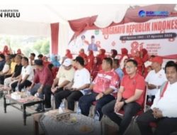 Merah Putih Berkibar di Senja Hari, Penurunan Bendera HUT ke-81 RI di Rokan Hulu Berjalan Sukses.