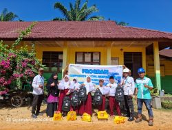 PT SIA Salurkan Bantuan Perlengkapan Sekolah bagi Anak Yatim dan Kurang Mampu di Pondok Kresek