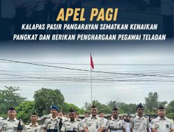Apel Pagi, Kalapas Pasir Pangarayan Sematkan Kenaikan Pangkat dan Berikan Penghargaan Pegawai Teladan