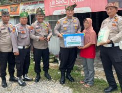Jumat Berkah, Kapolsek Bukit Kapur Salurkan Sembako kepada Warga Kurang Mampu dan Lansia, Bagikan Bibit Pohon